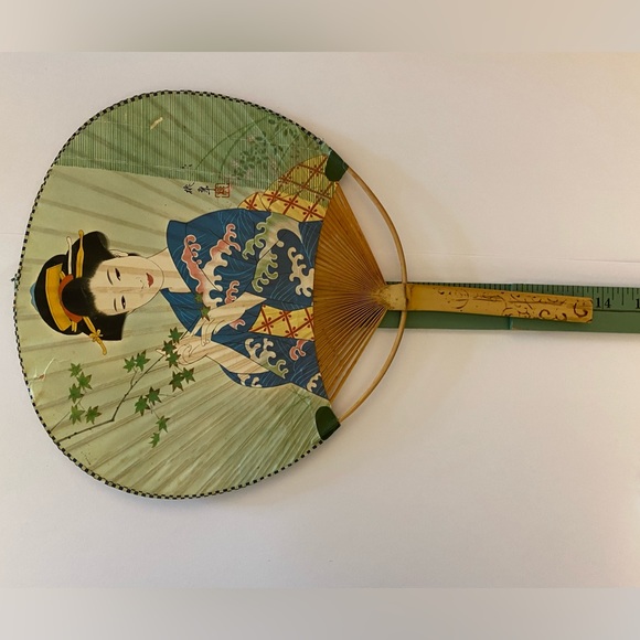 Geisha & Peacock Feather Themed Hand Fans - Picture 13 of 16